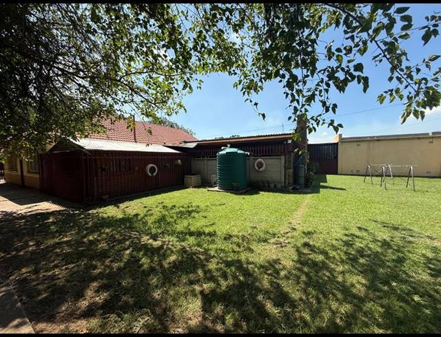 4 BEDROOM HOUSE FOR SALE IN VANDERBIJLPARK CE 2